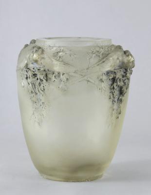 René Lalique - Bijoutier et maître verrier - Estimation vase Lalique, lampes, bijoux, verreries René Lalique, vente aux enchères de bijoux, vases, verreries de René Lalique, expertise, valeur, cote, prix