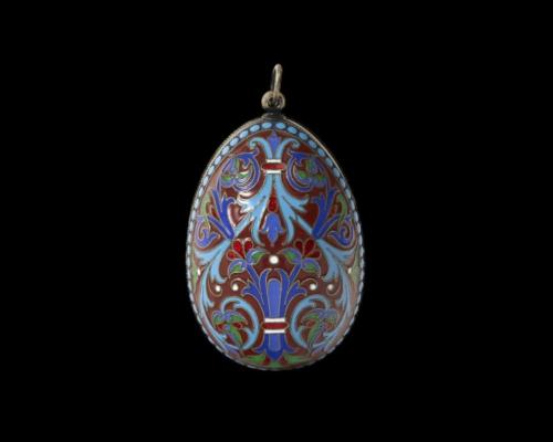 Résultat de vente d'un oeuf de Pâques de Gratchev en argent et émail cloisonné. Commissaire-priseur à Paris, vente à l'Hôtel Drouot Résultat de vente d'un oeuf de Pâques de Gratchev en argent et émail cloisonné. Commissaire-priseur à Paris, vente à l'Hôtel Drouot